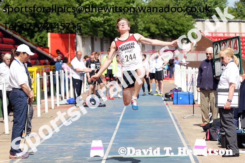 Boys under-15s, North East Track and Field Champs., Gateshead. Photo: David T. Hewitson/Sports for All Pics